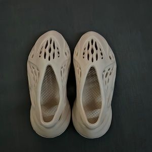 Foam runner size 8 with box